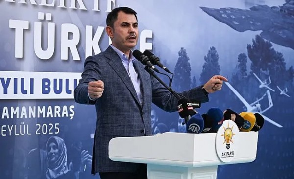 Murat Kurum’dan deprem konutları propagandasına yanıt! “Onlar konuşuyor, biz eser üretiyoruz”